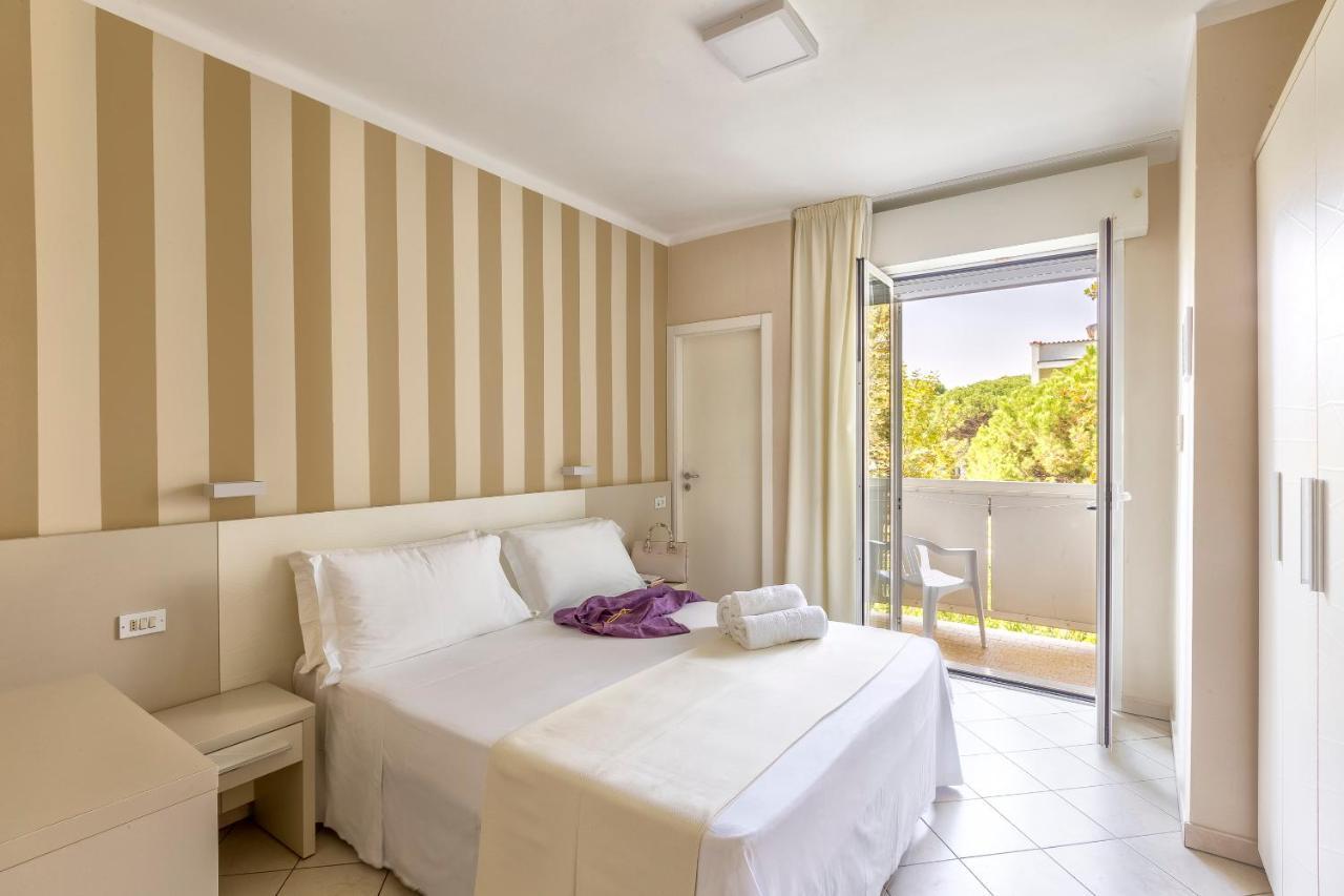 Hotel La Residenza Риччоне Экстерьер фото