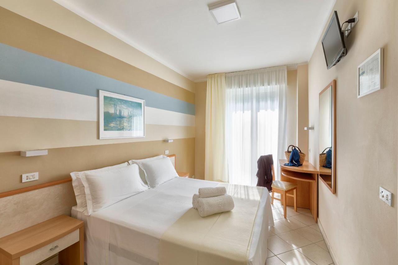 Hotel La Residenza Риччоне Экстерьер фото