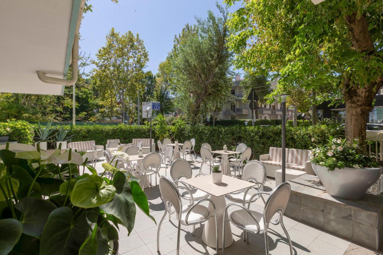 Hotel La Residenza Риччоне Экстерьер фото